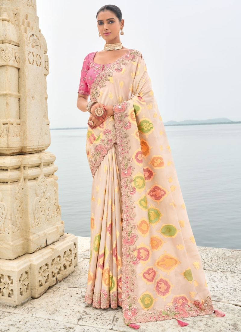 Adorning Traditional Saree For Wedding