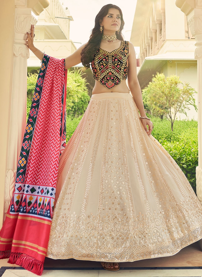 34 Stunning Silk Lehenga that Define the Classy Bride