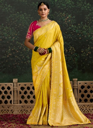 Border pure-dola Traditional Saree in Yellow