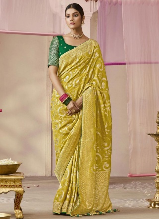 Dazzling Viscose Trendy Saree