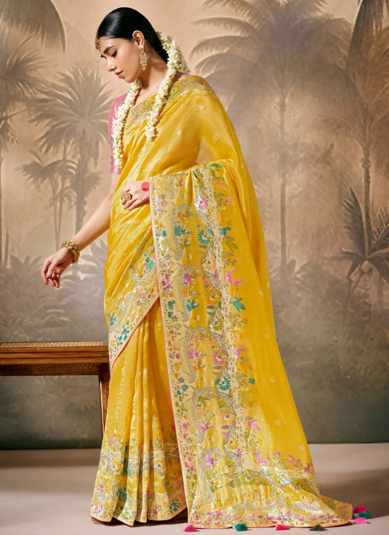 Magnetic Floral Patterns Classic Saree