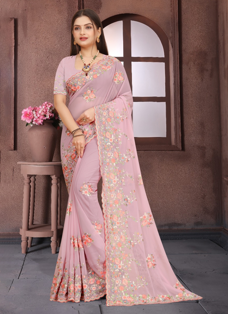 Want to dress up like a Queen?? Here are some Saree Inspirations from The  Era of Queens!! | Saree wearing styles, Mod cloth dresses, Sarees for girls