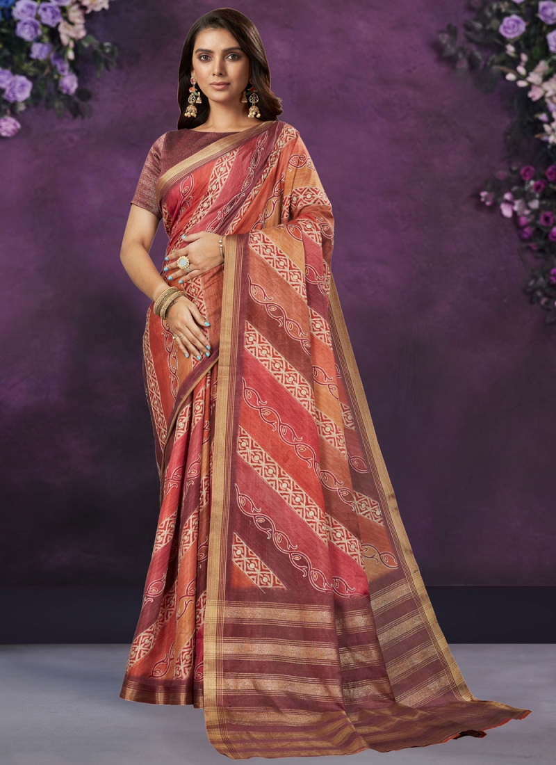 Scintillating Trendy Saree For Ceremonial