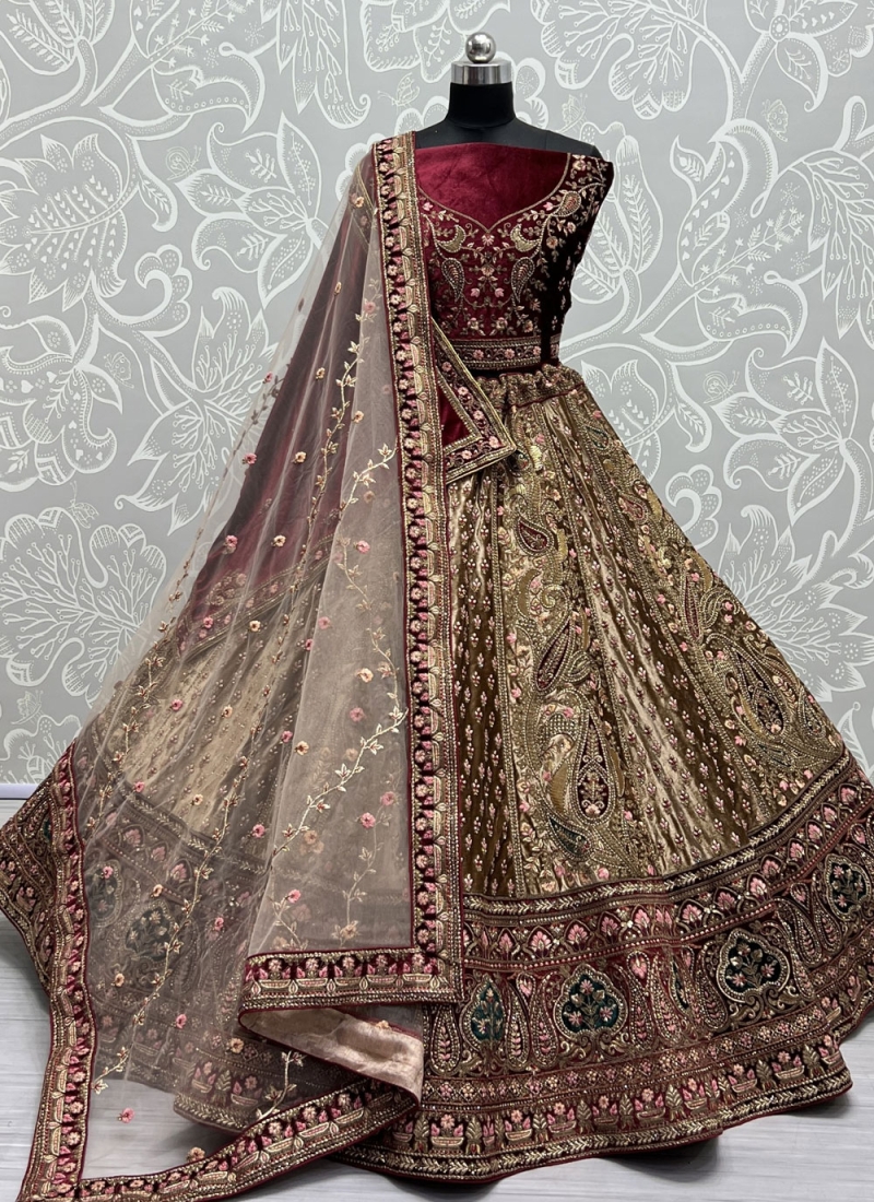 Sangeet Lehenga Designs For Bride Online At Best Price | Samyakk